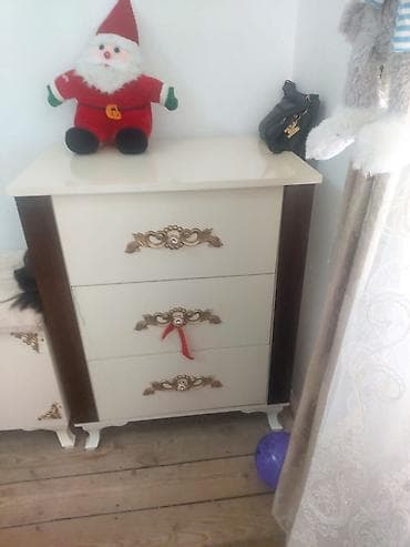 zabrat mebel: Klassik üslubda dəst mebellər - Yataq otağı üçün güzgülü makiyaj — 8