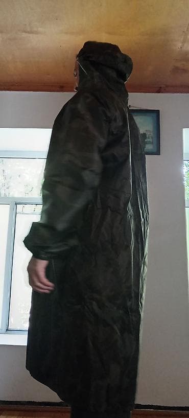 prada kurtka: Uzun kapüşonlu yağmurluq/palto - Model: Uzun kəsimli, kapüşonlu — 3