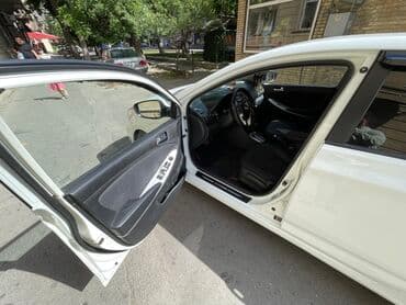 kia optima 2019: Hyundai Accent: 1.6 l | 2011 il Sedan — 16