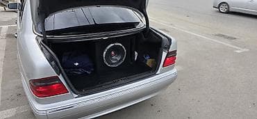 mercedes qazel: Mercedes-Benz E 320: 3.2 l | 2001 il Sedan — 4