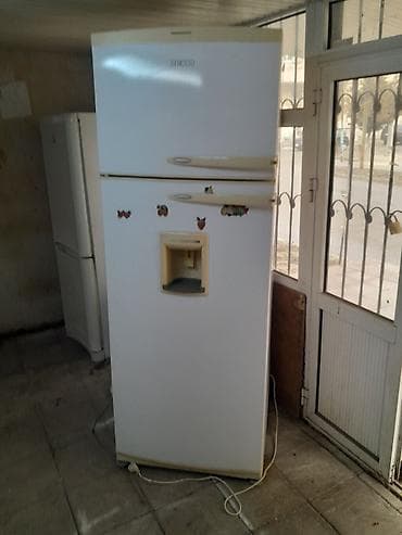 İşlənmiş 2 qapılı Beko Soyuducu Satılır, rəng - Ağ, Dispenserli