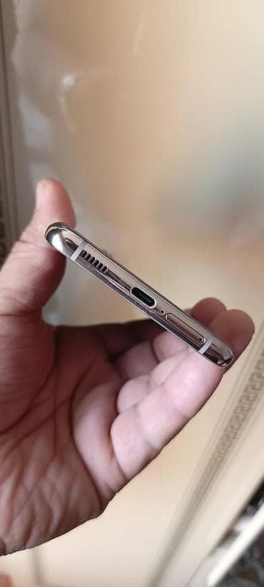 Компьютеры, ноутбуки и планшеты: Samsung Galaxy S21, цвет - Фиолетовый — 3