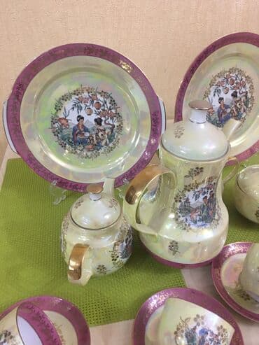 qara madonna aş nimcəsi: Çay dəsti, Farfor, Almaniya — 2