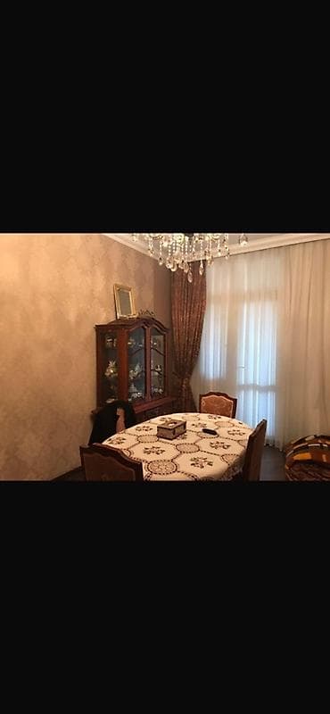 Дом и сад: Для гостиной, Б/у, Нераскладной, Прямоугольный стол, 4 стула — 1