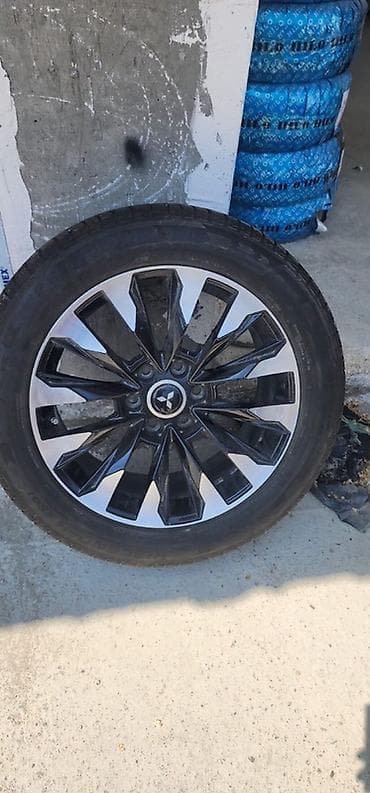 elektrik masin: Disk təkər Mitsubishi 265 / 50 / R 20 — 4