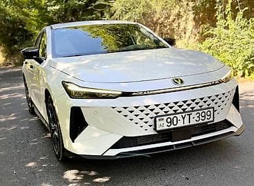 lada qapi: Changan UNI-V – ağ rəngli, liftback kuzovlu, idman xarakterli sedan — 10