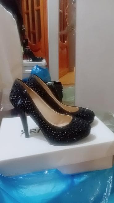 Tuflilər: 36 40 razmer 1) Kəmərli modellər - Material: parlaq dərimsi üst - — 4