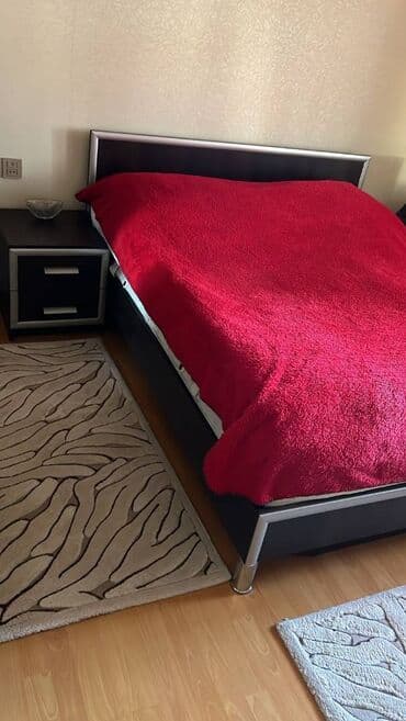 İkinəfərlik çarpayı, Tumba