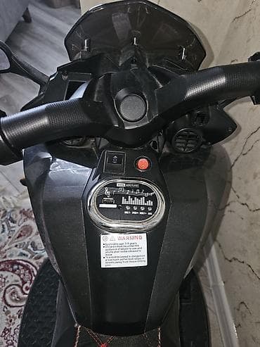 yeni donlar: Uşaq üçün elektrikli üçtəkərli motosiklet - Rəng: sarı/qara, idman — 2