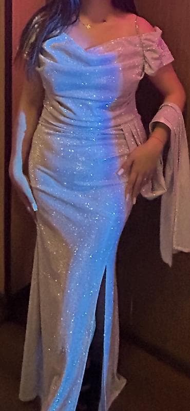 ag mirvari reng: 1 dəfə geyinilib. Artıq əynimə olmadıqına görə. satılır. Alana endirim — 2