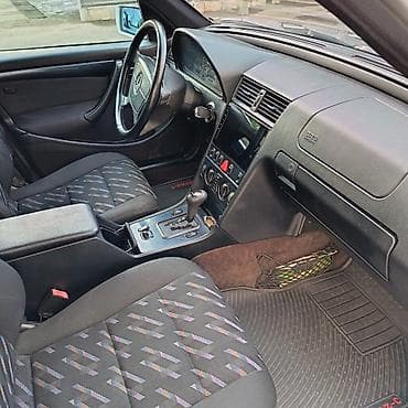 traktor satiram: Mercedes-Benz C 200: 2 l | Sedan — 5