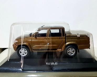Kolleksiya üçün miqyaslı avtomobil modelləri dəsti - Zavod vitrin — 3
