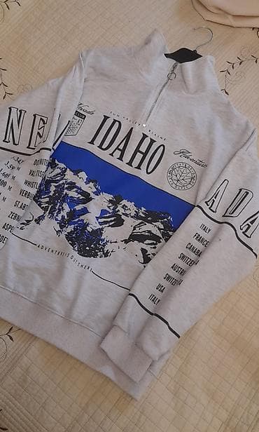 personaj geyimi: IDAHO temalı unisex svitşört - Rəng: açıq boz fon, ön hissədə — 1