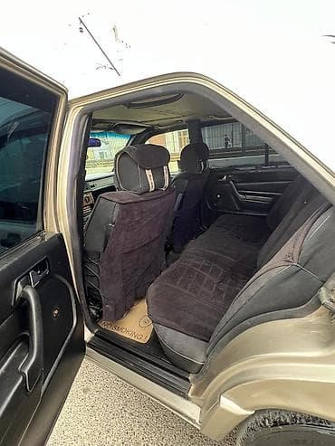 255 35 19: Mercedes-Benz 190: 2 l | 1990 il — 9