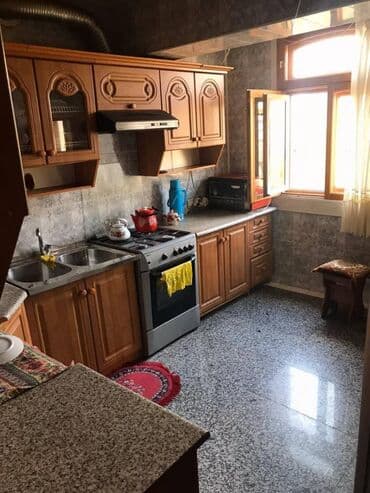 ist petrol tbilisi prospekti: Bakı, 5 otaqlı, Köhnə tikili, m. Neftçilər, 110 kv. m — 3