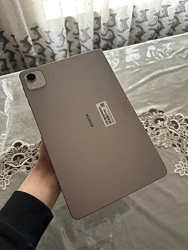 tabletler ucuz: Təcili satilir Karopka kutusu adabdiri her şryi var. HONOR planşet - — 2