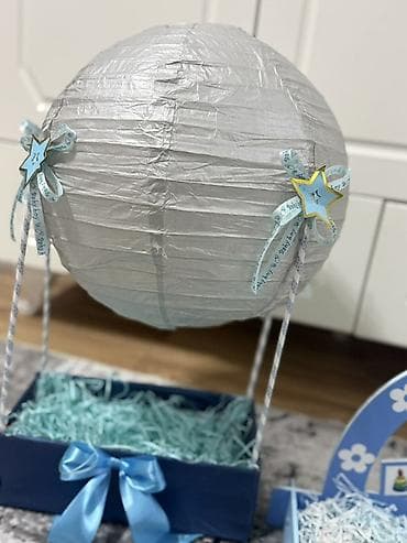 bəzək: Dekorativ “isti hava şarı” kompozisiyası – oğlan bebek temalı - Üst — 1