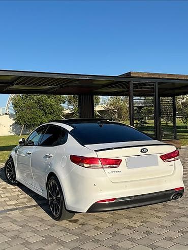 Kia Optima: 2.4 l | 2016 il — 5