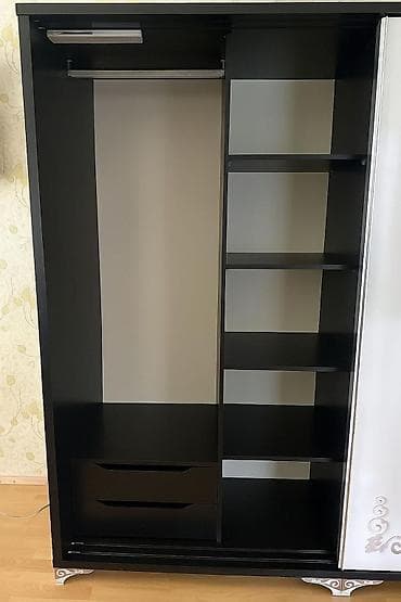 karkas: İşlənmiş, 2 qapılı, Güzgülü, Qara, Kupe, Düz dolab — 1