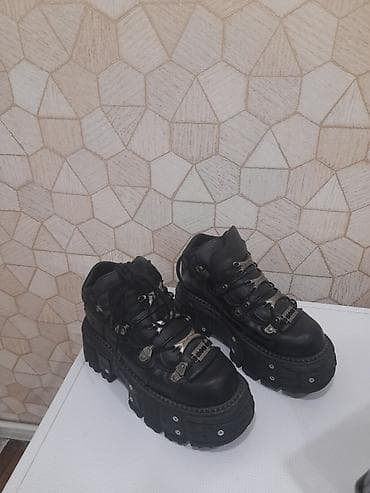 Qalın platformalı gotik/industrial üslubda unisex ayaqqabılar - Rəng