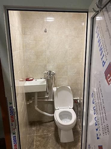 kiraye heyet evleri yasamal: 1 otaqli kicik evdi. Isleyen tek adama verilir. Evde soyuducu, tv — 5