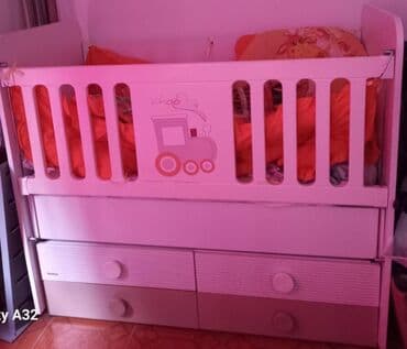 стульчик и кресло кочалка для кормления: Для девочки и мальчика, Б/у, Четырехугольная, Колыбель, Без бортиков, С матрасом, С механизмом качания — 1