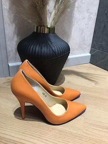 tufli: 36 olcudeher birin qiymeti-10 m( yeni kimidirler) — 2