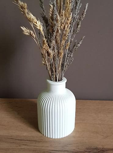 boynu gulu: Bir vaza — 5