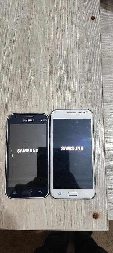 Samsung Galaxy J1 Duos, 8 GB, rəng - Qara, İki sim kartlı