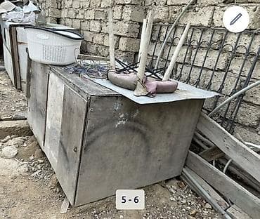 qapi demir qapi seyf qapi: Metall və taxta materiallardan yığılmış iri ölçülü həyət/təsərrüfat — 2