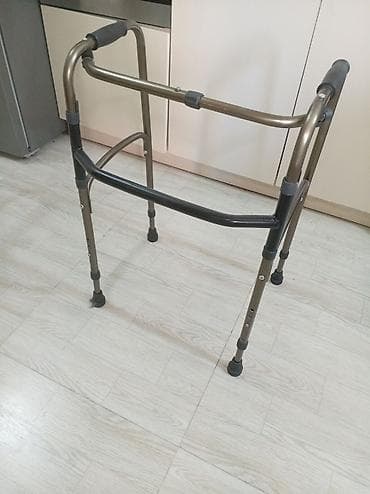 Gəzinti çərçivəsi (walker) - Material: yüngül, davamlı alüminium