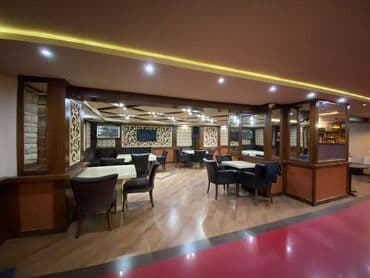 kirayə restoranlar: İçəri şəhər metrosunun yaxınlığında, 360 kv sahəsi olan (yarızirzəmi — 1