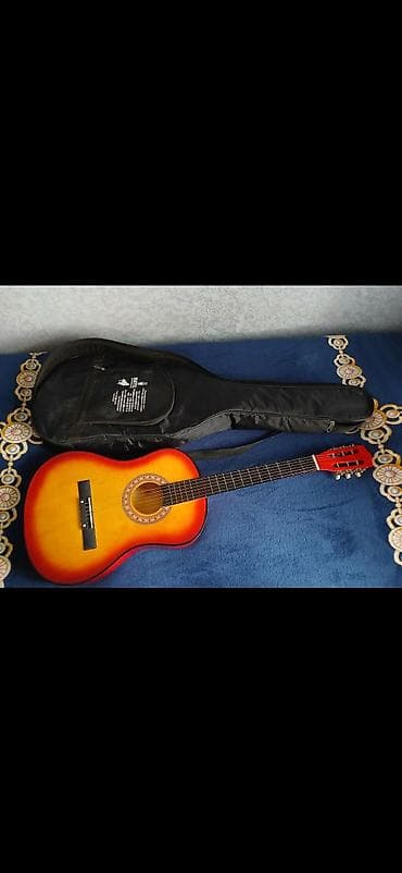 Kitablar və jurnallar: 150 manata alınıb 100 manata satılır. 1 simi dəyişilib. Çantası — 3