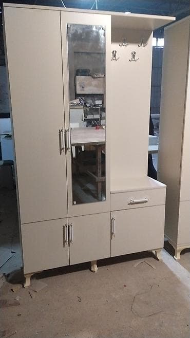 пуфик в коридор: С зеркалом — 1