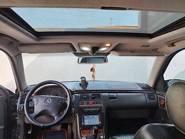 mercedes 190: Mercedes-Benz E-Class: 3.2 l | 2002 il Sedan — 8