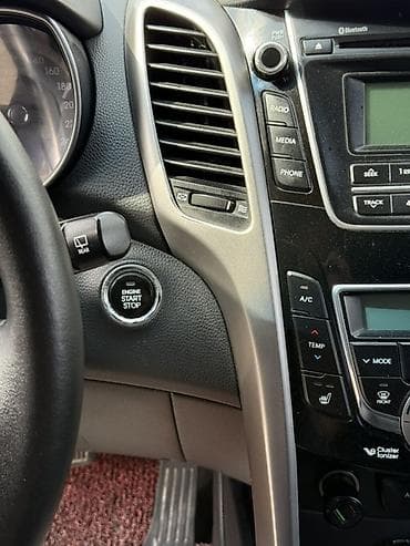 07 sekilleri peredok: Hyundai i30 1.6 dizel kenardan xoddanma var — 5