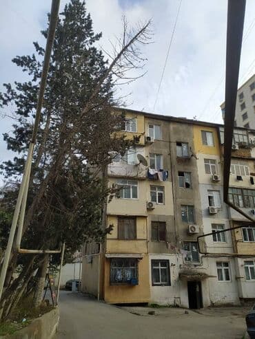 Bakı, 4-cü mikrorayon, 2 otaqlı, Köhnə tikili, m. Memar Əcəmi, 43 kv. m