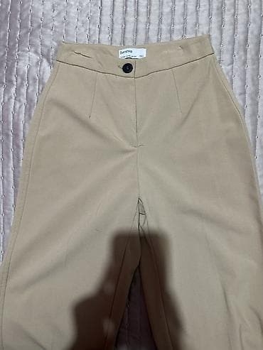 Bershka qadın şalvarı 34 razmer - Model: Klassik düz kəsim, hündür
