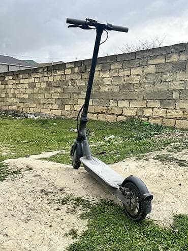 Elektrik nəqliyyatı: Elektrik skuter – şık qara dizayn, şəhərdaxili rahat hərəkət üçün — 4