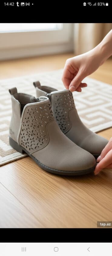 usaq yellencekleri ve qiymetleri: Botinka, Qız üçün, 34, Carter's — 1