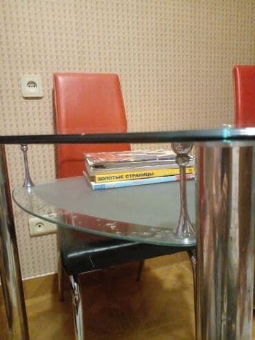metbex stol ve stullari: КУХОННЫЙ СТОЛ, СТЕКЛЯННЫЙ. НОВЫЙ. Продается за 250м. ТРЕУГОЛЬНЫЙ СТОЛ — 5