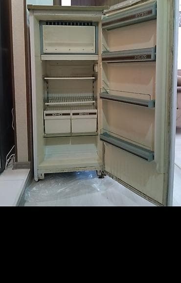 notbuklarin satisi: Bir kameralı, üst hissədə kiçik dondurucu bölməsi olan klassik məişət — 2