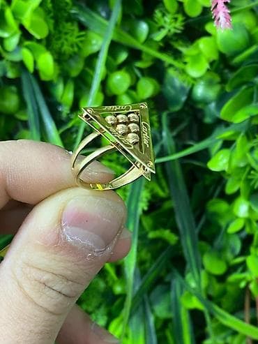 dini uzukler: Dəstə daxildir: Üzük, Cartier, Sarı qızıl, 585 Əyar, 10 g — 10