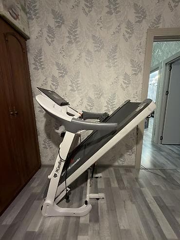 lenin: Qaçış trenajoru 120 kg Xüsusiyyətlər: - Elektrikli qaçış yolu, geniş — 8