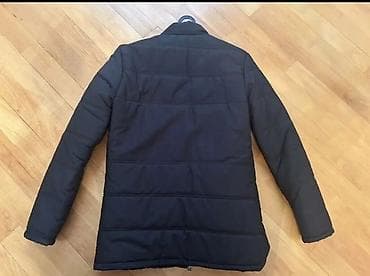 Kurtkalar: Faux xəz astarı olan qara rəngli kişi gödəkçəsi. Bu gödəkçə soyuq — 2