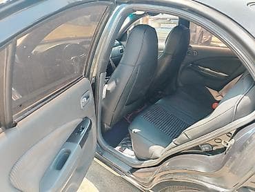 Nissan Sunny: 1.6 l | 2008 il Sedan