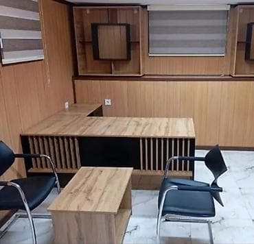 Yeni, Müdir üçün, Künc masa