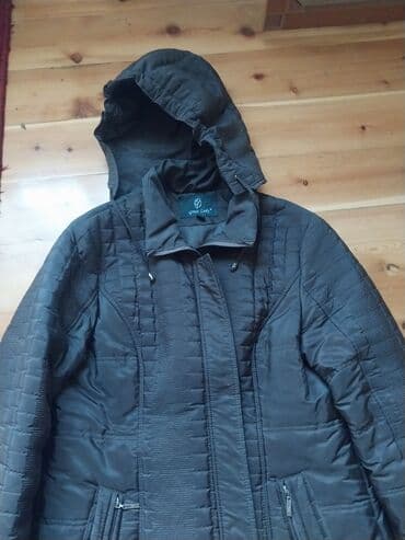 Qalin isti qadin kurtkasi boyuk bedendir cox az seliqeli geyilib