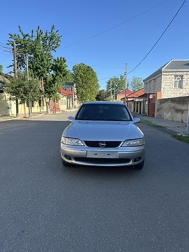 Opel Vectra: 1.8 l | 1999 il 24000 km Sedan