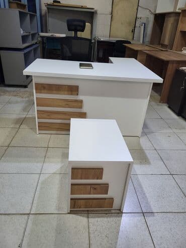 mudur stolu: Yeni, Müdir üçün, Dördbucaq masa — 6